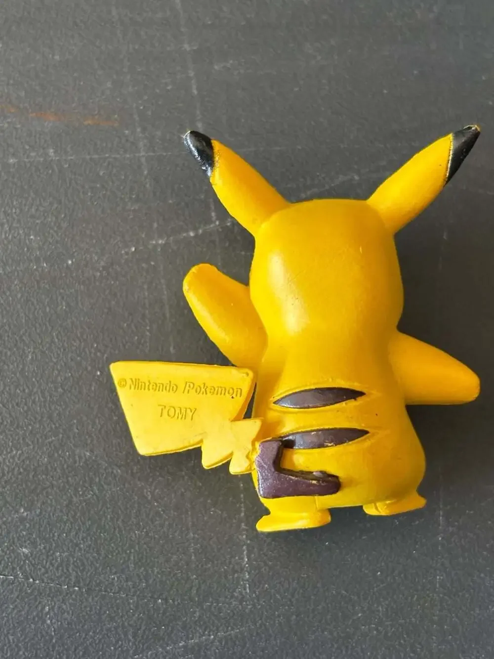Vintage TOMY Nintendo Pokemon Pikachu Mini PVC Figure